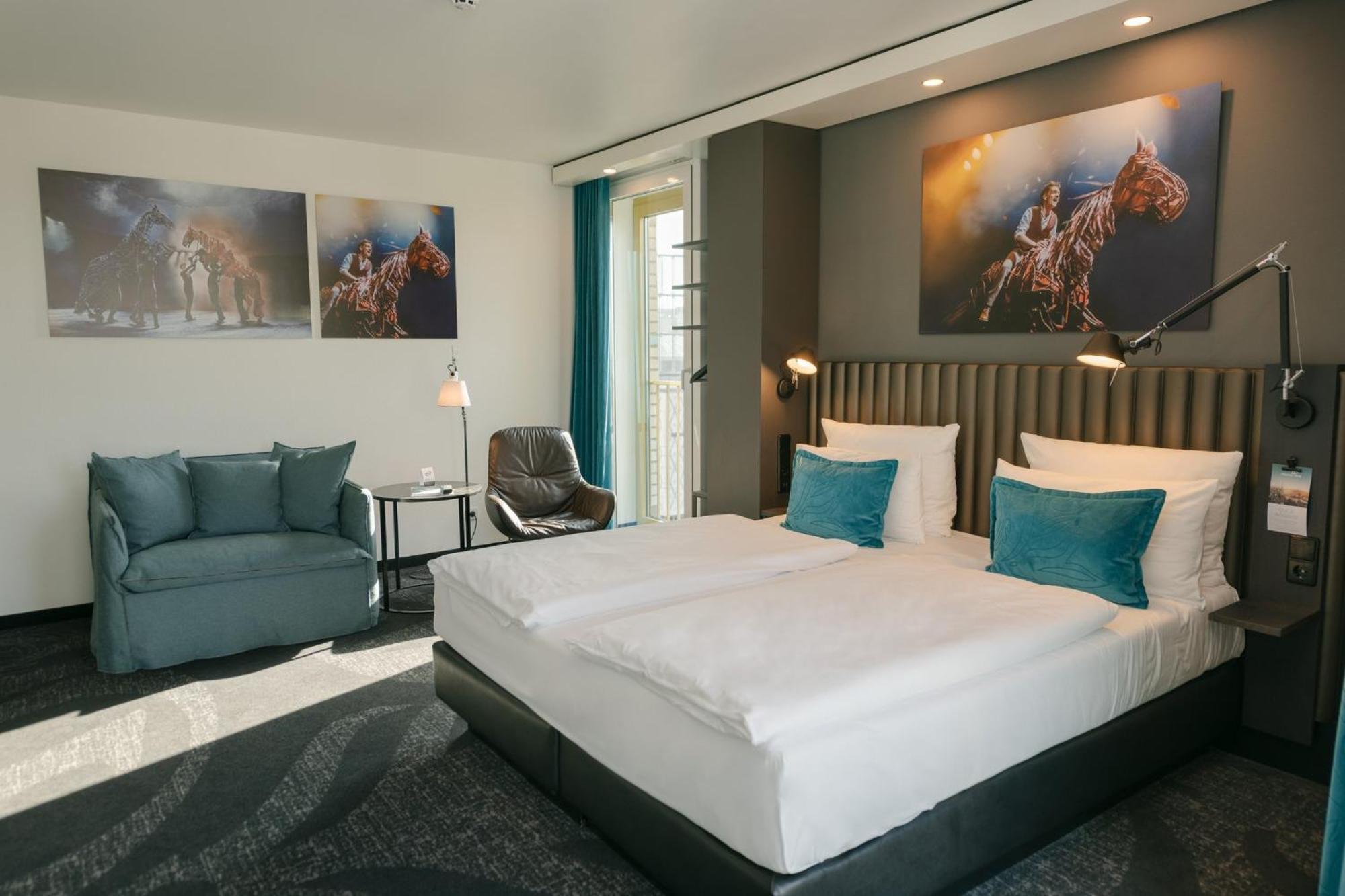 Motel One Berlin Ku'Damm Exterior photo