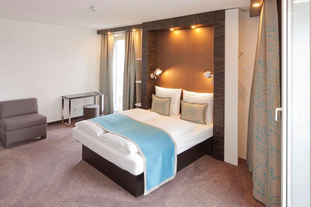 Motel One Berlin Ku'Damm Room photo
